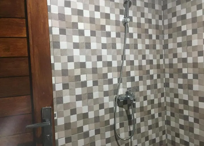 Guest house Pondok Sariqu 2*